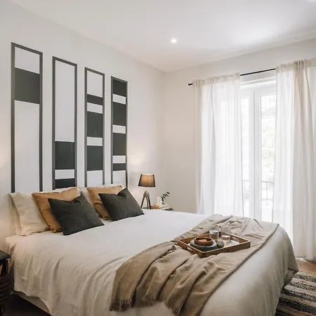Arne - 3 Bedrooms In Alvalade ליסבון