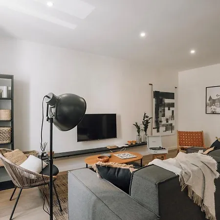 Arne - 3 Bedrooms In Alvalade ליסבון